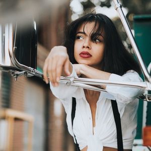 Meet your Posher, Gloria